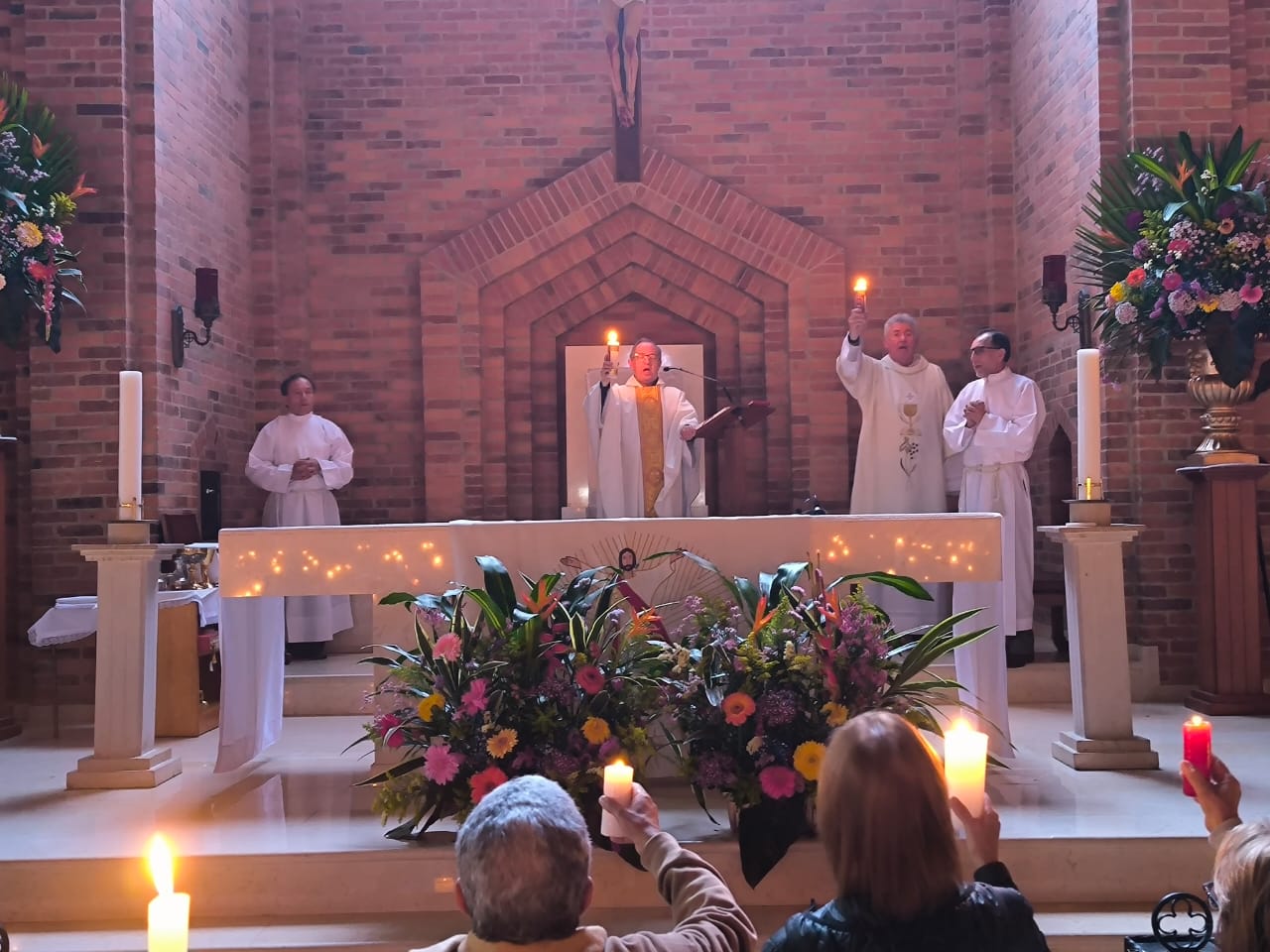 ALTAR VIGILIA PASCUAL