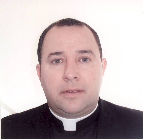 Padre Edwin German Chaves Quintero