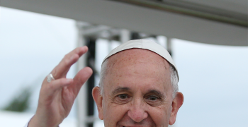 https://arquimedia.s3.amazonaws.com/51/noticias/pope-francis-south-korea-2014png.png